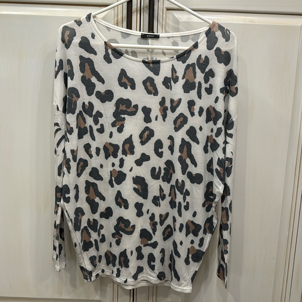 Leopard long sleeve top